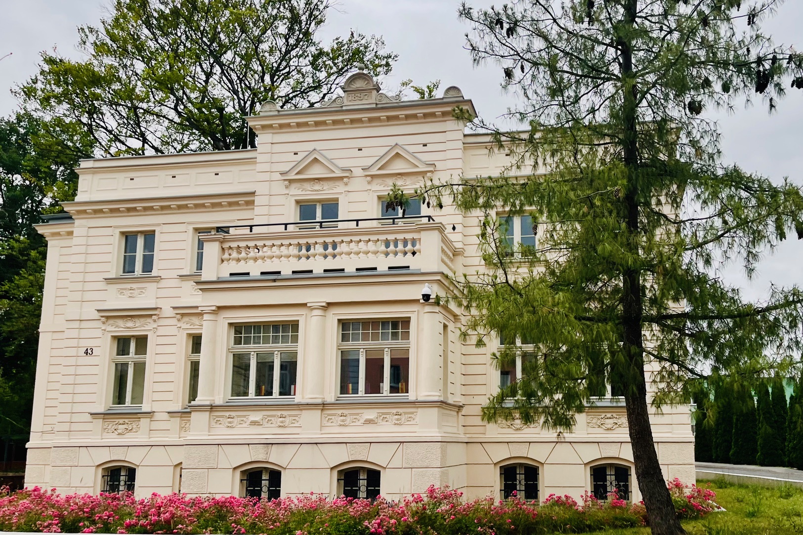 Foto der frisch sanierten Villa