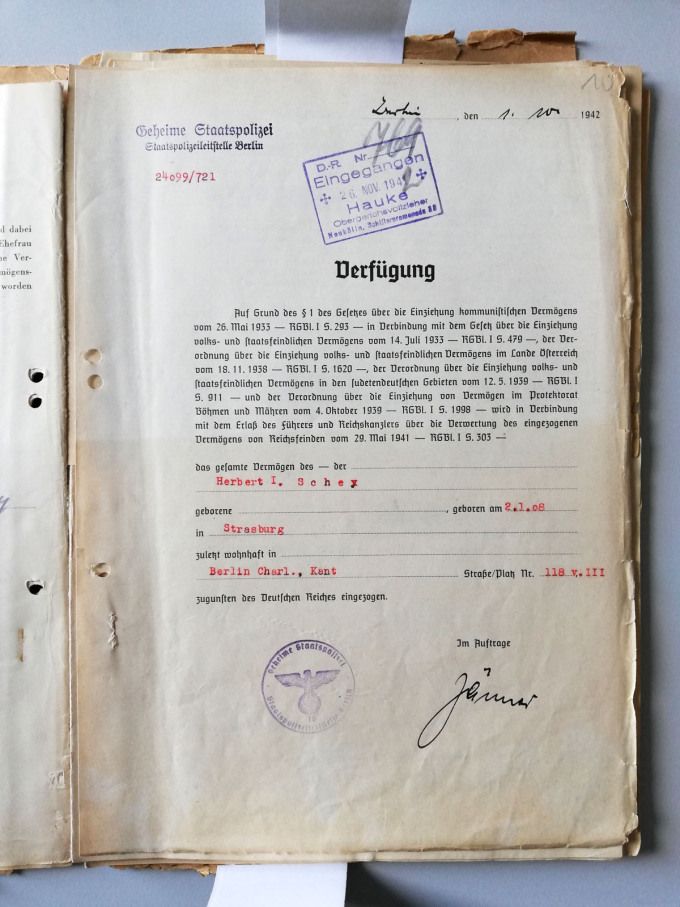 Conficastion order with the most important personal data. If the information from the databases does not allow for a clear correction or contains other obvious errors, the data is checked on the file.