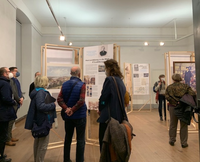 Max Bahr Ausstellung Publikum